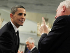 Barakas Obama ir Geiras Lundestadas prieš premijos įteikimą 2009-aisiais.