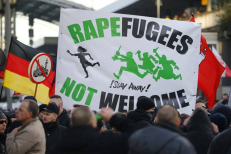 Vokietijoje vyksta protestai prieš plūstančius pabėgėlius.