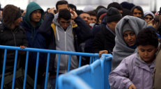 Pernai į Europą atklysdavo iki 1500 pabėgėlių per dieną. 