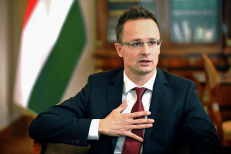 Pasak Vengrijos užsienio reikalų ministro Pėterio Sijarto (Péter Szijjártó), „mes sprendimą dėl kvotos padavėme į Europos Teisingumo Teismą ir nuoširdžiai tikime, kad šis sprendimas buvo priimtas nesilaikant ES teisės reikalavimų“.