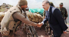Turkijos prezidentas (dešinėje) ir „Daesh“ teroristas. cdns.yournewswire.com nuotr. 