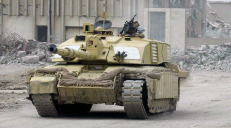 Tankas „Challenger 2“ naudoja ginklus, kuriuose yra radioaktyvaus panaudoto urano.