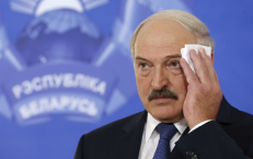 Žalieji konservatorių valstiečiai tikisi, kad Baltarusijos diktatorius Aleksandras Lukašenka užspęstas į kampą – net jei jis toliau tęs elektrinės statybas, elektrinė vistiek nepradės veikti. Nuotr. bbc.com