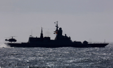 Rusijos kariniai laivai nuolat sukiojasi Atlanto vandenyne netoli interneto kabelių, esančių jo dugne. 