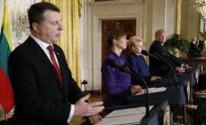 Baltijos šalių lyderių ir JAV prezidento susitikimo akimirka.