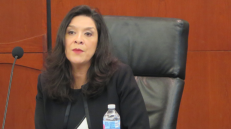 Federalinė teisėja Ester Salas yra nagrinėjusi kelias itin rezonansines korupcijos ir finansinių nusikaltimų bylas.