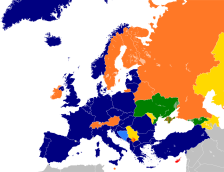 NATO žemėlapis Europoje. Tamsiai mėlyna spalva pažymėtos NATO narės. Oranžine - "taikos partnerės". Žalia - "intensyvus dialogas". Geltona - "individualus partnerystės planas". Žydra - "narystės veiksmų planas". Raudona - "siekianti taikos partnerystės valstybė". Wikipedia.org pieš.