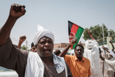 Sudanui reikia demokratijos, sakoma Dž. Sorošo įkurto Atviros visuomenės fondo tinklapyje. 