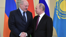 Aleksandras Lukašenka (kairėje) ir Vladimiras Putinas netrukus vėl susitiks.