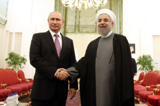 Rusijos prezidentas Vladimiras Putinas kairėje) ir Irano prezidentas Hasanas Ruhani.